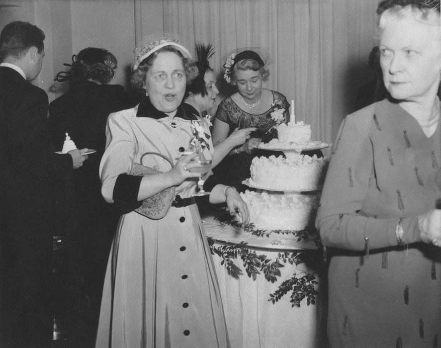 Potter, Ann, Food and Meals, Omaha, NE, Iowa, wedding cake, Iowa History, history of Iowa, cake, Weddings