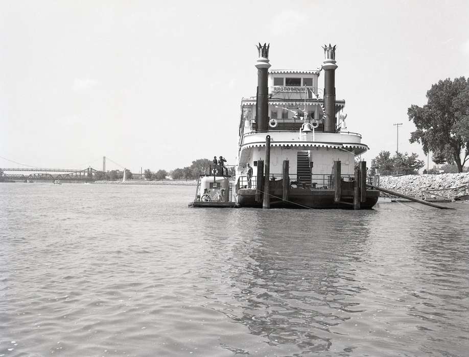 Clinton Public Library, boats, Iowa, Lakes, Rivers, and Streams, Iowa History, history of Iowa