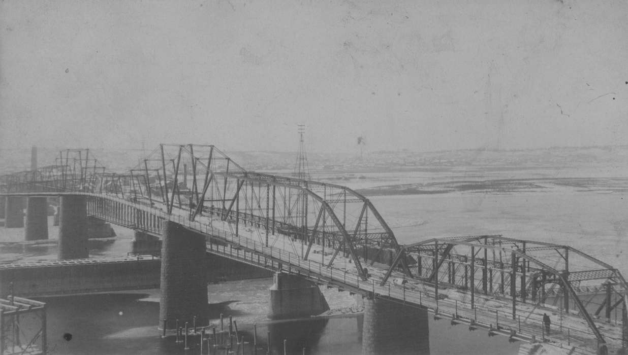 Iowa History, Iowa, Becker, Alfred, Lakes, Rivers, and Streams, train tracks, bridge, river, Cities and Towns, history of Iowa, Dubuque, IA