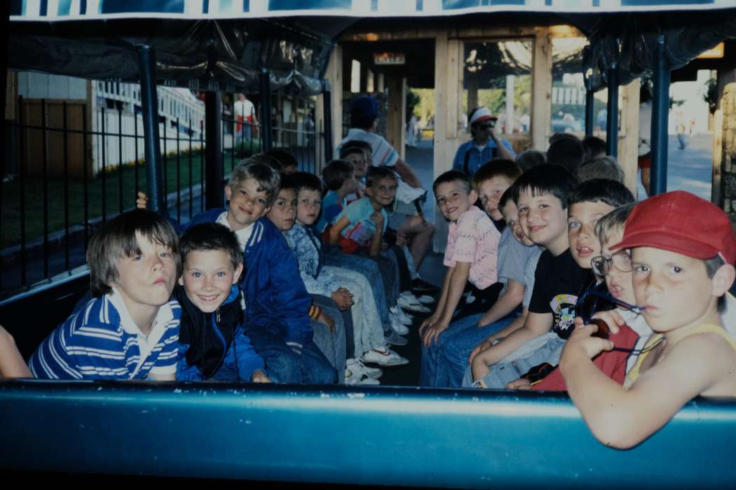 ia, second grade missouri trip, Schools and Education, Iowa, history, Motorized Vehicles, Photos, Coon Rapids Enterprise, historic, missouri trip, United States, MO, school trip