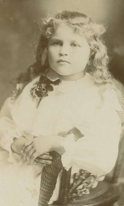 ring, Arensdorf, Maureen, Children, Iowa History, hairstyle, Portraits - Individual, Iowa, Cedar Rapids, IA, history of Iowa