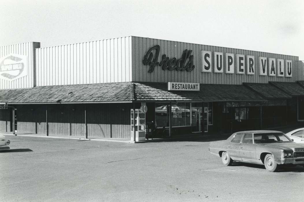 Iowa History, parking lot, Businesses and Factories, grocery store, history of Iowa, correct date needed, Waverly Public Library, Iowa, restaurant