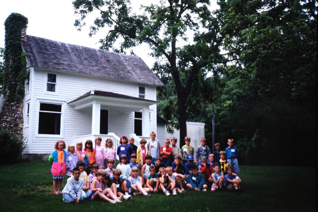 ia, second grade missouri trip, Iowa, history, field trip, Photos, Coon Rapids Enterprise, Portraits - Group, Children, missouri trip, historic, United States, MO, school trip