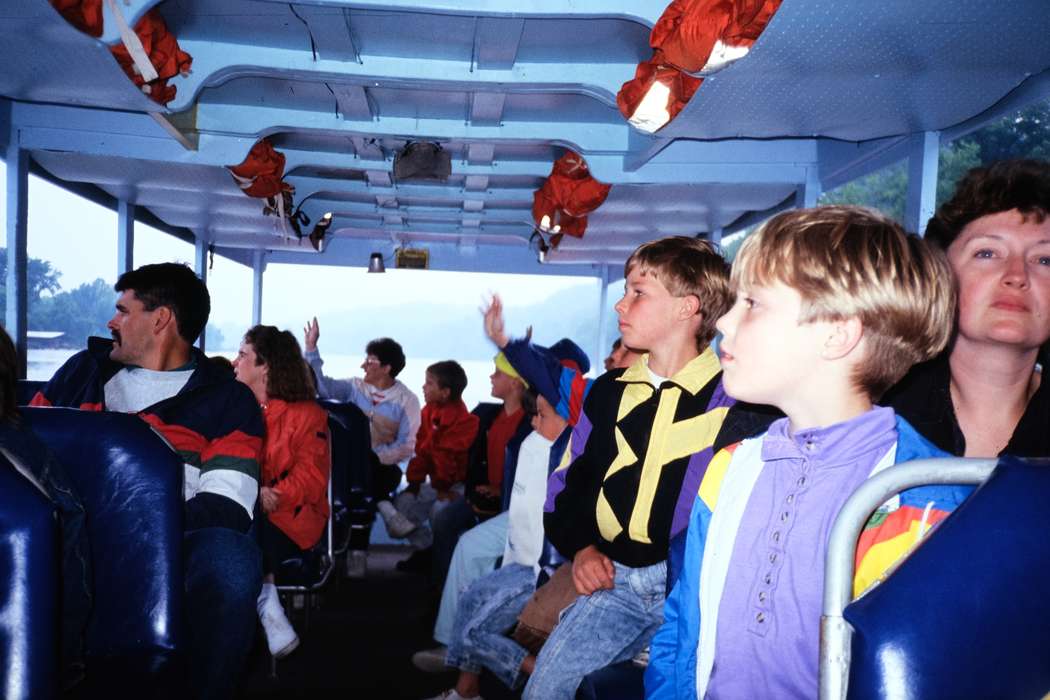 ia, school trip, second grade missouri trip, Outdoor Recreation, Iowa, history, Photos, MO, Coon Rapids Enterprise, Portraits - Group, Children, missouri trip, boat, United States, historic, Motorized Vehicles, field trip