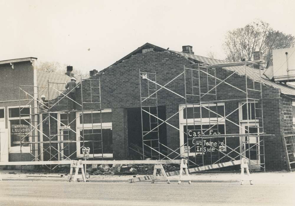 construction, Waverly Public Library, Cities and Towns, Iowa History, building, Labor and Occupations, Waverly, IA, history of Iowa, Main Streets & Town Squares, scaffolding, Iowa