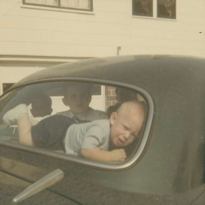 ford, Motorized Vehicles, history of Iowa, Des Moines, IA, crying, Children, George, Kelly, car, Iowa, Iowa History, baby