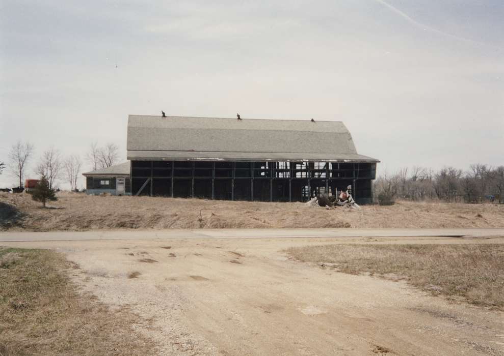 barn, prairie, Waverly Public Library, Landscapes, history of Iowa, Iowa, Iowa History, Waverly, IA, Barns, Farms
