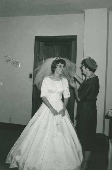 Rock Island, IL, Weddings, Iowa History, history of Iowa, bride, veil, Iowa, Whitfield, Carla & Richard