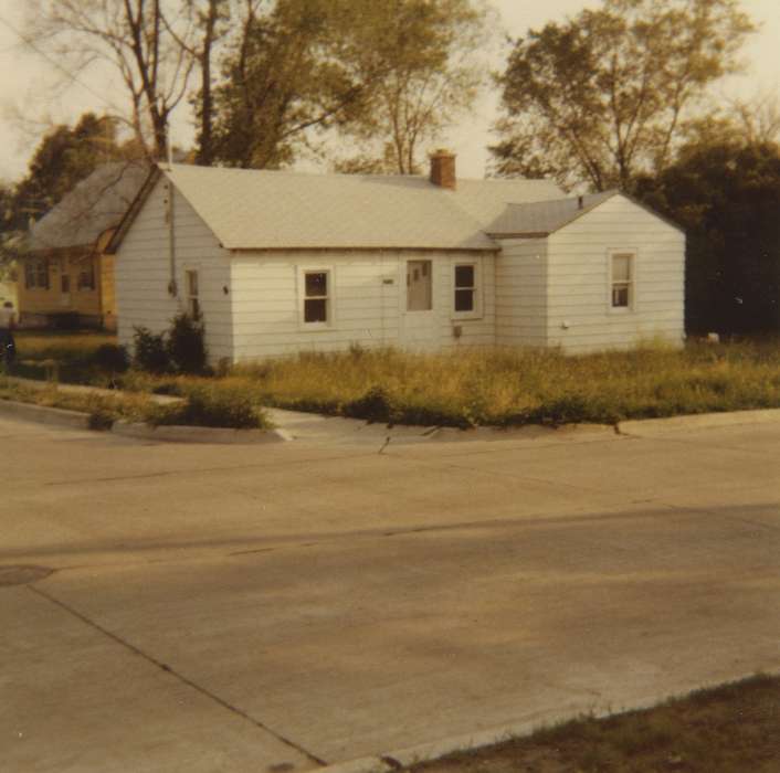 chimney, house, corner, history of Iowa, Homes, Iowa, Iowa History, Dustin, Flevia, street, Des Moines, IA