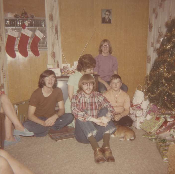 Families, Holidays, christmas presents, Homes, Iowa History, Council Bluffs, IA, history of Iowa, christmas tree, Henderson, Dan, cousins, living room, Iowa