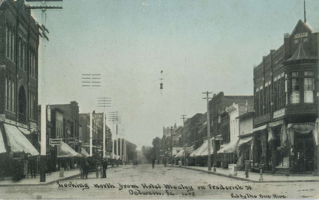 Iowa, Iowa History, people, postcard, Shaulis, Gary, automobile, history of Iowa