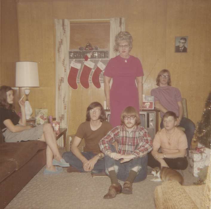 living room, Council Bluffs, IA, Homes, Iowa, Iowa History, christmas, Holidays, Families, history of Iowa, christmas tree, Henderson, Dan, christmas presents