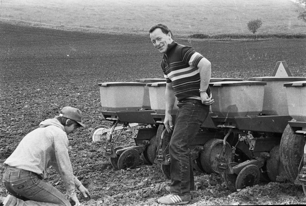 Farms, crops, Coon Rapids Enterprise, Coon Rapids, Iowa, Portraits - Group, historic, United States, ia, Farming Equipment, history, Photos, IA