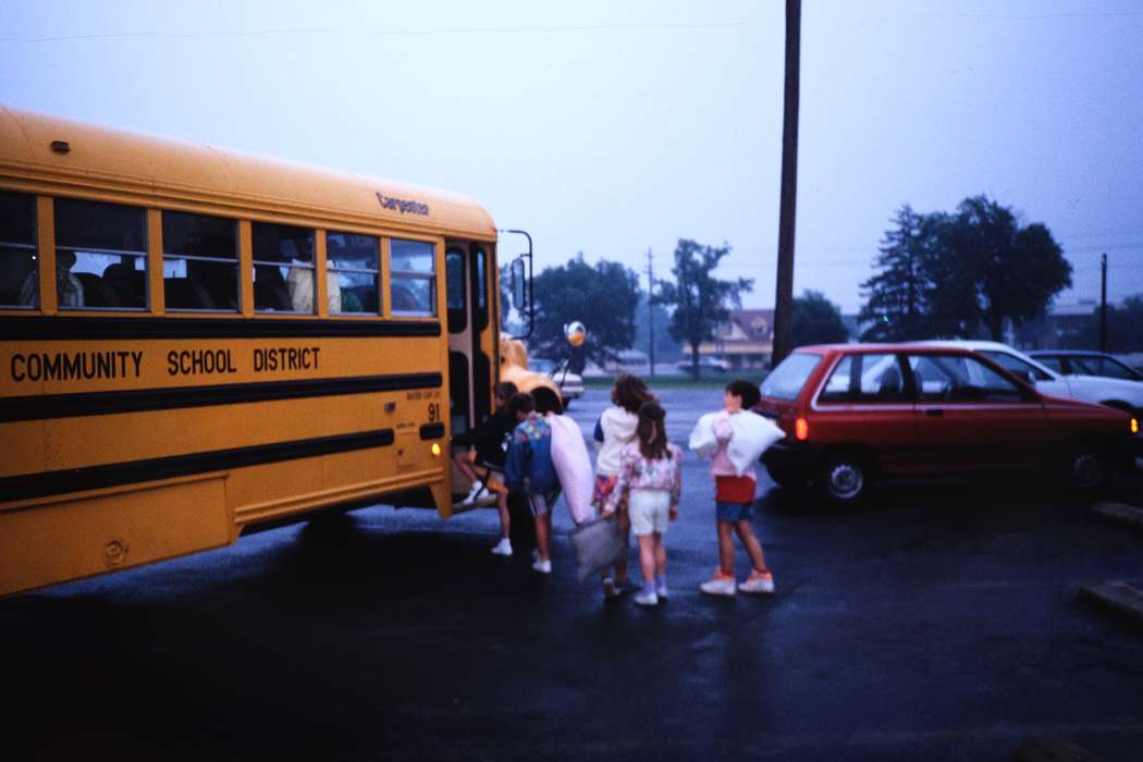 ia, school trip, second grade missouri trip, Iowa, pillow, history, United States, Photos, MO, Coon Rapids Enterprise, Children, missouri trip, historic, bus, Motorized Vehicles, field trip