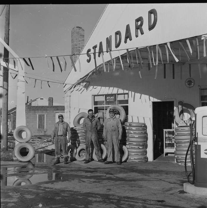Businesses and Factories, Portraits - Group, Iowa, IA, United States, Photos, historic, Labor and Occupations, Coon Rapids, history, tire, gas station, ia, Coon Rapids Enterprise