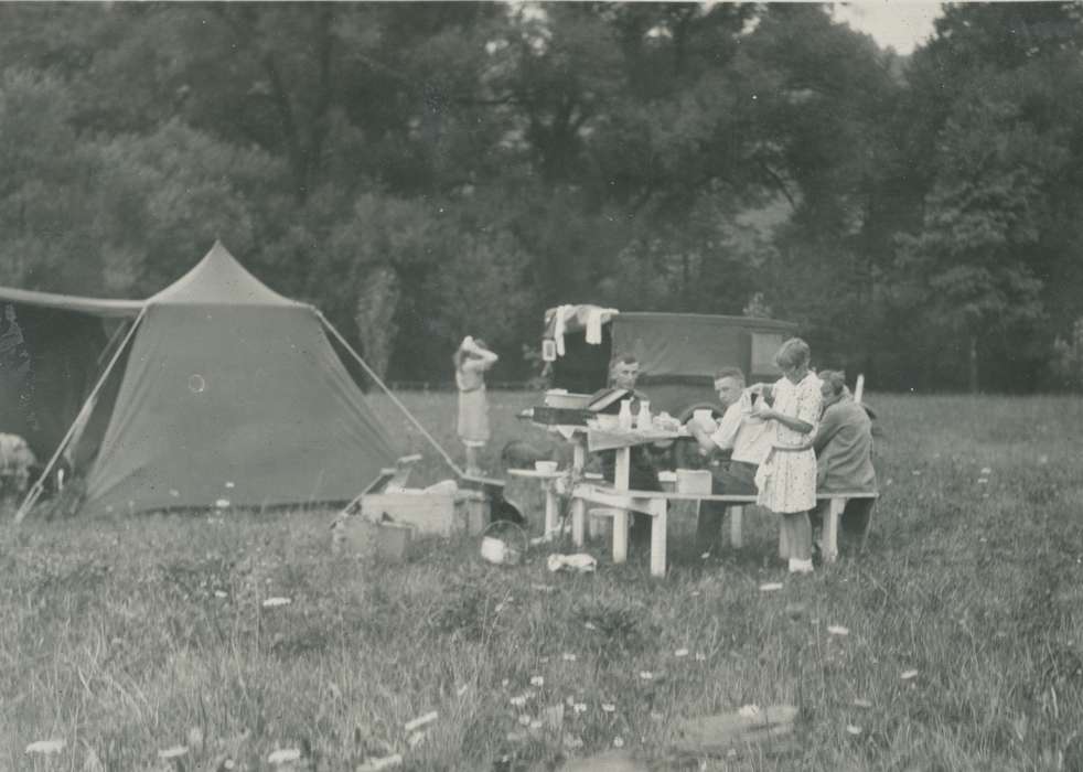 Food and Meals, Leisure, Children, Outdoor Recreation, tent, Iowa History, Travel, Motorized Vehicles, Iowa, USA, McMurray, Doug, camp, Families, car, picnic table, history of Iowa