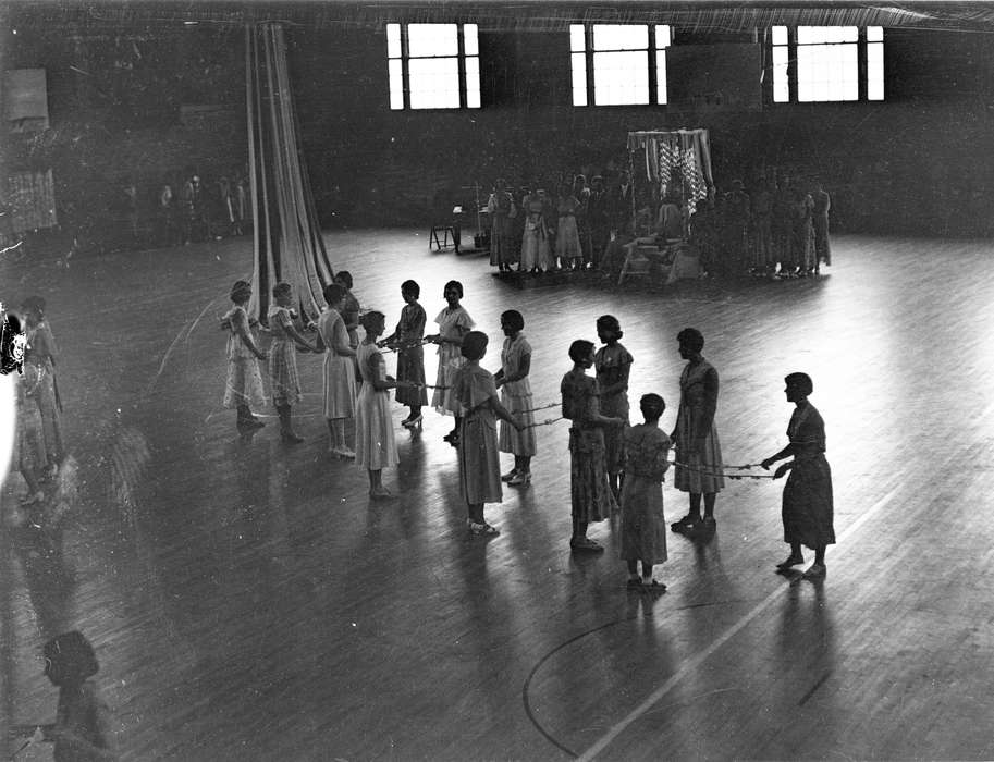 dance, Schools and Education, Holidays, iowa state teachers college, Cedar Falls, IA, UNI Special Collections & University Archives, may day, Iowa, history of Iowa, Iowa History, uni, university of northern iowa
