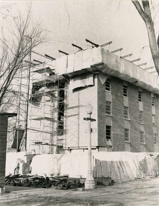 construction, university of northern iowa, UNI Special Collections & University Archives, uni, Schools and Education, scaffolding, Iowa History, iowa state teachers college, building, Labor and Occupations, Iowa, lightpost, history of Iowa