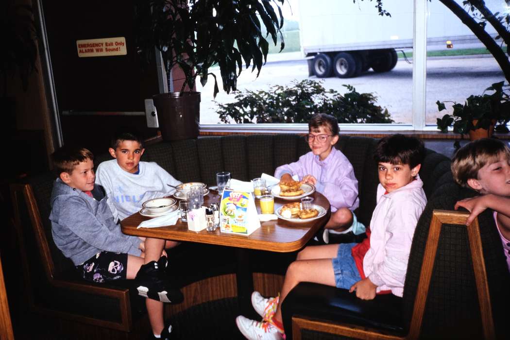 ia, second grade missouri trip, Iowa, history, restaurant, Photos, Coon Rapids Enterprise, Portraits - Group, Children, missouri trip, historic, United States, MO, school trip