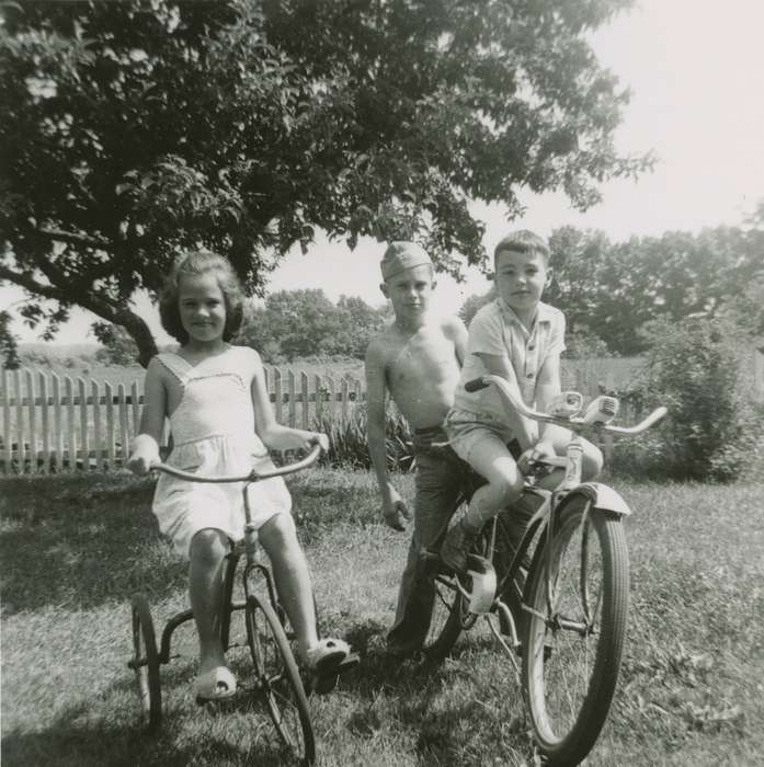 Foreman, Jane, Children, Outdoor Recreation, fence, bicycle, Portraits - Group, Iowa, USA, bike, tricycle, Iowa History, history of Iowa