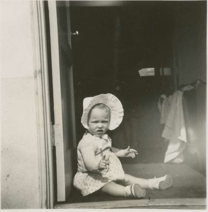 bonnet, Homes, Portraits - Individual, Children, Iowa, Iowa History, IA, history of Iowa, baby, McCllough, Connie