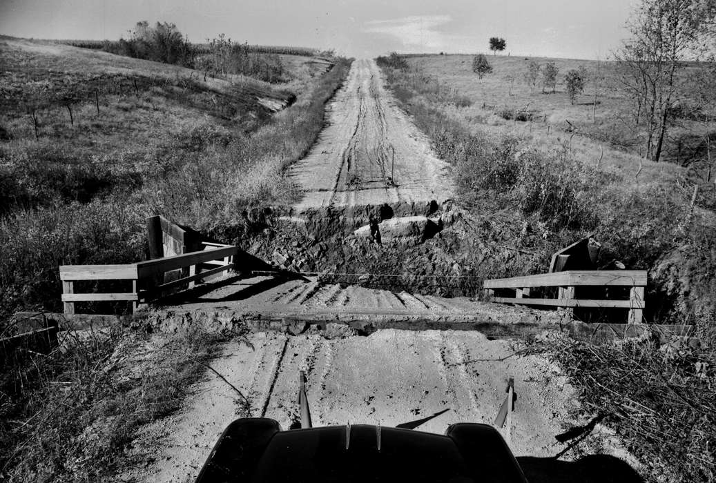 Lakes, Rivers, and Streams, dirt road, Iowa History, Lemberger, LeAnn, history of Iowa, Ottumwa, IA, Iowa