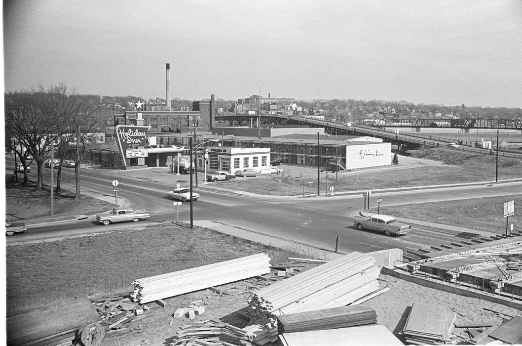 construction, Cities and Towns, Lemberger, LeAnn, Iowa History, bridge, hotel, intersection, history of Iowa, Ottumwa, IA, Leisure, Main Streets & Town Squares, Motorized Vehicles, Lakes, Rivers, and Streams, holiday inn, car, Iowa