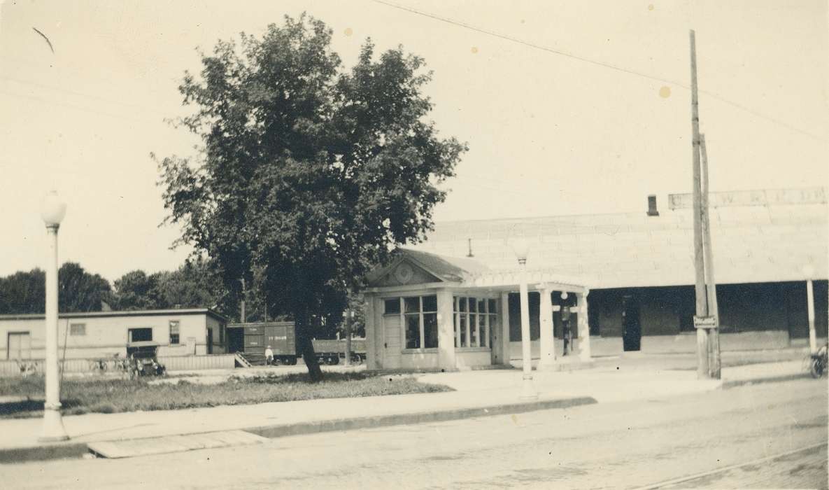 depot, Main Streets & Town Squares, gas station, correct date needed, Iowa History, Waverly Public Library, Iowa, Businesses and Factories, history of Iowa
