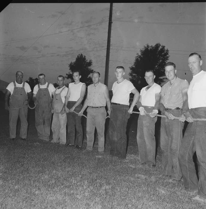 Portraits - Group, Iowa, IA, United States, Photos, historic, tug of war, Coon Rapids, history, rope, ia, Coon Rapids Enterprise, Outdoor Recreation
