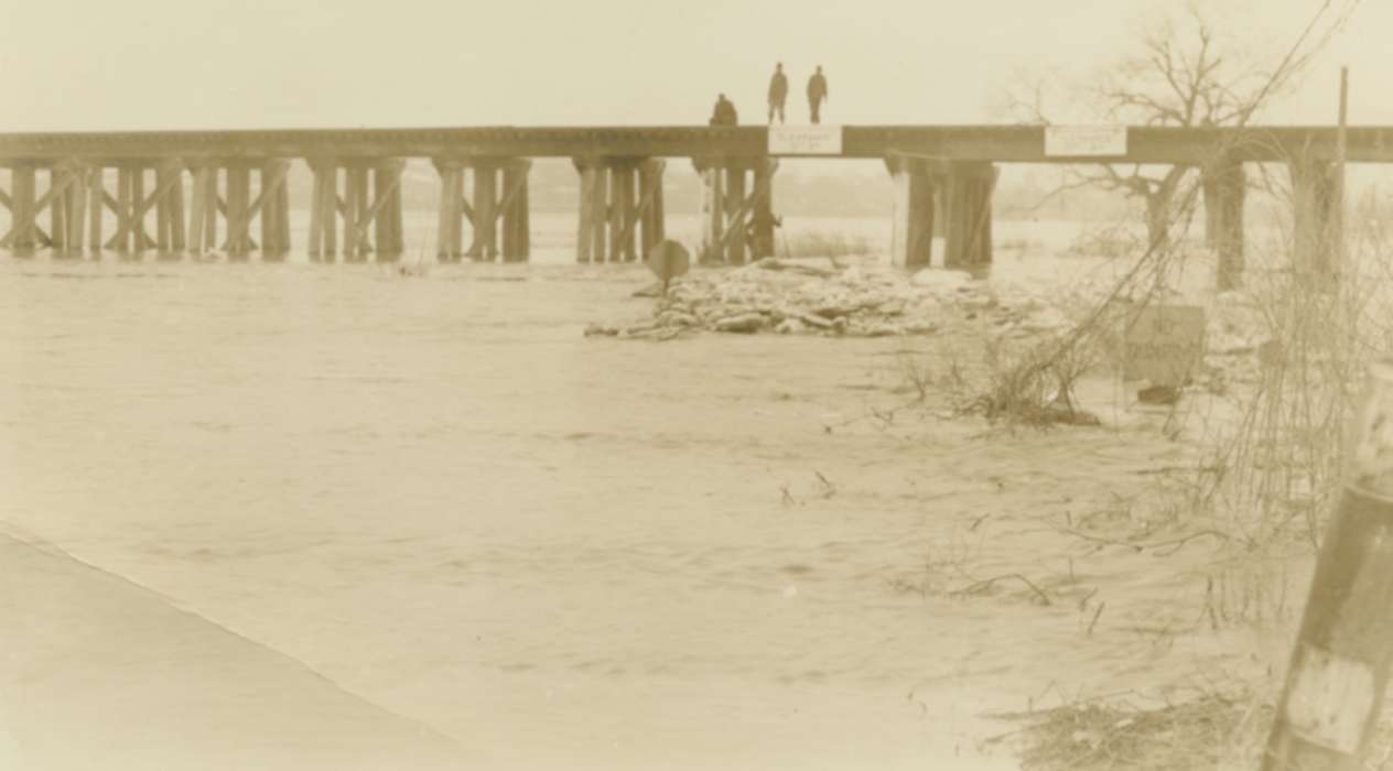 Floods, Iowa History, Winter, Iowa, Lakes, Rivers, and Streams, railroad, weather, bridge, Eddyville, IA, Anderson, Lydia, history of Iowa