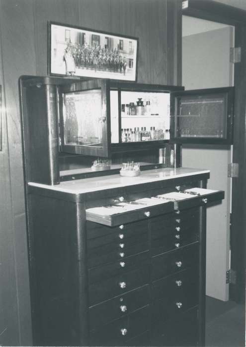 Photos, history, cabinet, Businesses and Factories, Iowa, correct date needed, Waverly, Waverly Public Library, United States, ia, IA, historic, Bremer, medicine