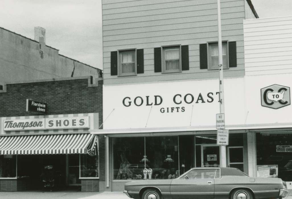 Main Streets & Town Squares, Cities and Towns, main street, shoe store, Businesses and Factories, gift store, Waverly Public Library, Iowa History, history of Iowa, Iowa, correct date needed