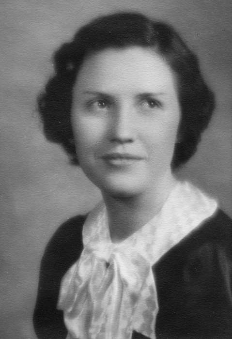 women's necktie, Portraits - Individual, Shaw, Marilyn, Iowa, Iowa City, IA, Iowa History, history of Iowa