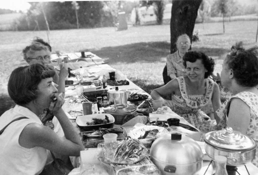 picnic, park, Iowa History, Cedar Rapids, IA, history of Iowa, Portraits - Group, Leisure, Karns, Mike, Iowa, Food and Meals