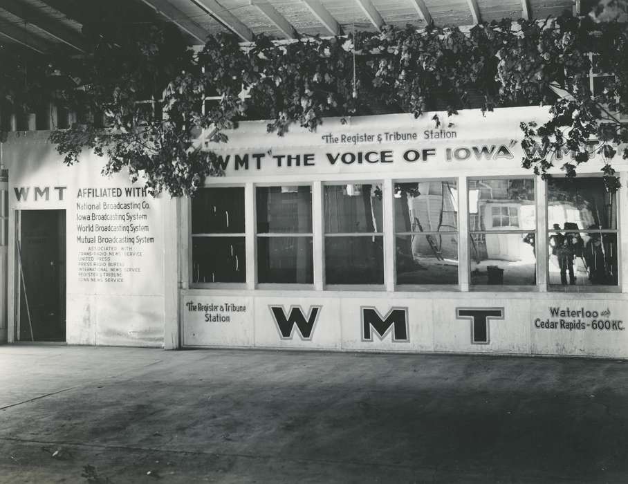 ladder, radio, Photos, historic, trees, window, Grout Museum of History and Science, United States, Iowa, garage, Black Hawk, Fairs and Festivals, reflection, ia, cattle congress, history, lattice, windows, door, Waterloo, IA, national cattle congress