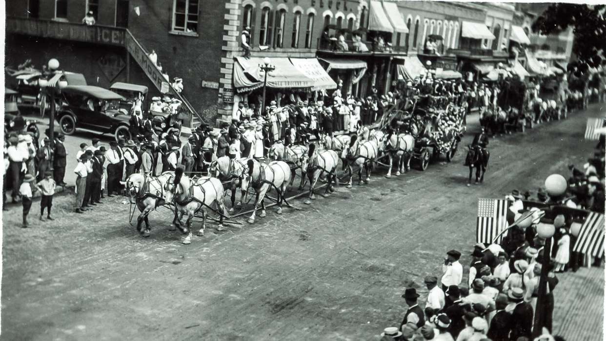 parade, Iowa, horse, Animals, Anamosa, IA, car, Main Streets & Town Squares, storefront, Entertainment, Iowa History, history of Iowa, Anamosa Library & Learning Center