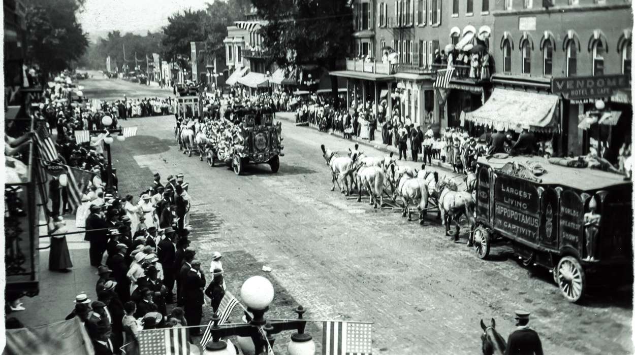 Iowa, Animals, horse, parade, Main Streets & Town Squares, history of Iowa, Businesses and Factories, storefront, Entertainment, Anamosa, IA, Iowa History, Anamosa Library & Learning Center