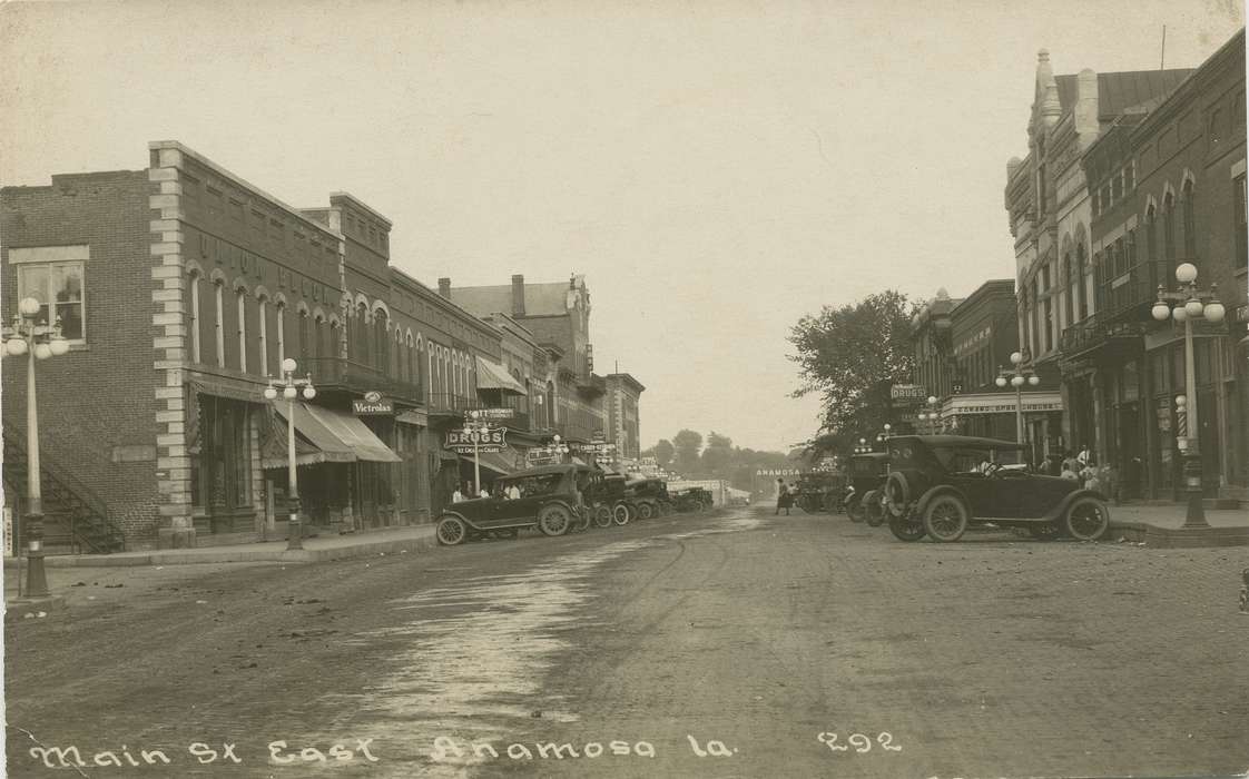 street light, Iowa, Businesses and Factories, mainstreet, history of Iowa, car, storefront, Cities and Towns, Iowa History, Hatcher, Cecilia, Motorized Vehicles, Main Streets & Town Squares, Anamosa, IA
