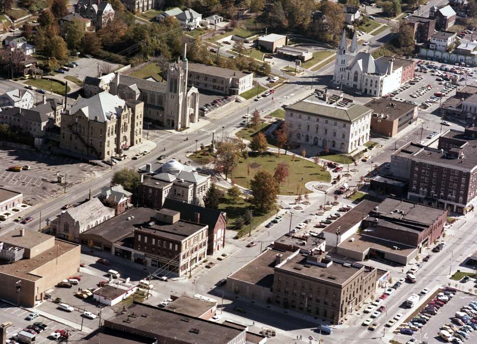 Religious Structures, main street, church, Motorized Vehicles, Main Streets & Town Squares, Iowa History, Lemberger, LeAnn, parking lot, Cities and Towns, park, Ottumwa, IA, Iowa, Businesses and Factories, Aerial Shots, history of Iowa