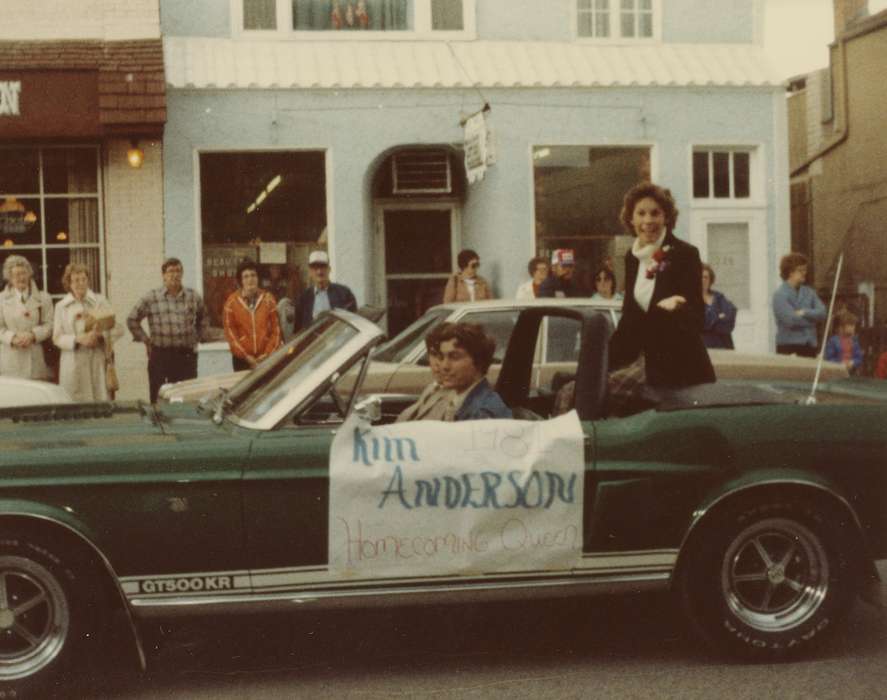 mustang, homecoming queen, parade, Kearns, Kim, Iowa History, Decorah, IA, Schools and Education, Iowa, Main Streets & Town Squares, homecoming, Cities and Towns, history of Iowa, Motorized Vehicles, high school