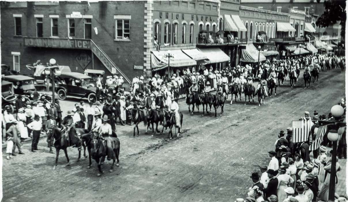 Iowa, Animals, horse, Main Streets & Town Squares, history of Iowa, Businesses and Factories, car, storefront, Entertainment, Anamosa, IA, Iowa History, Anamosa Library & Learning Center