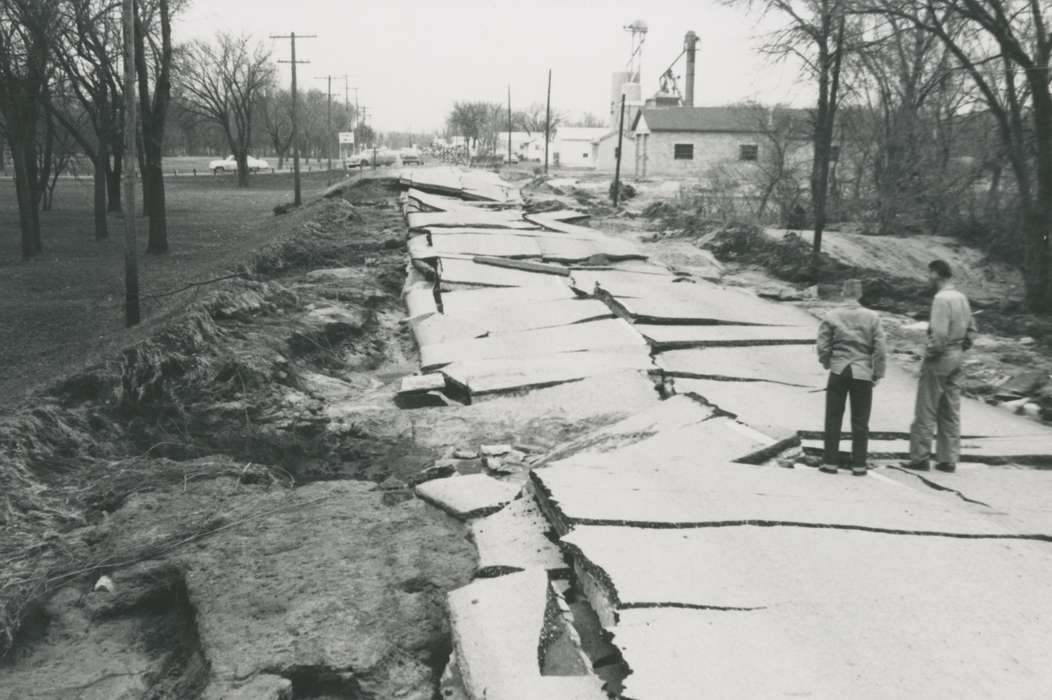 disaster, road, Cedar Falls, IA, Iowa History, Vauthier, Elizabeth, Cities and Towns, Iowa, Floods, infrastructure, history of Iowa