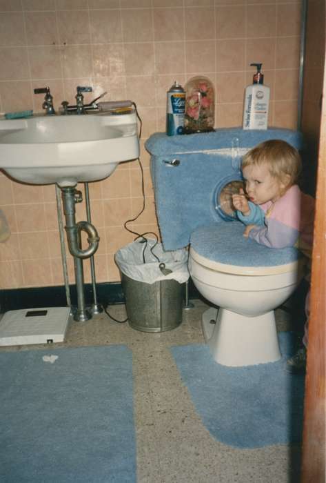 sink, toilet, bathroom, mirror, scale, Iowa History, history of Iowa, Homes, Boylan, Margie, Children, Murray, IA, Iowa