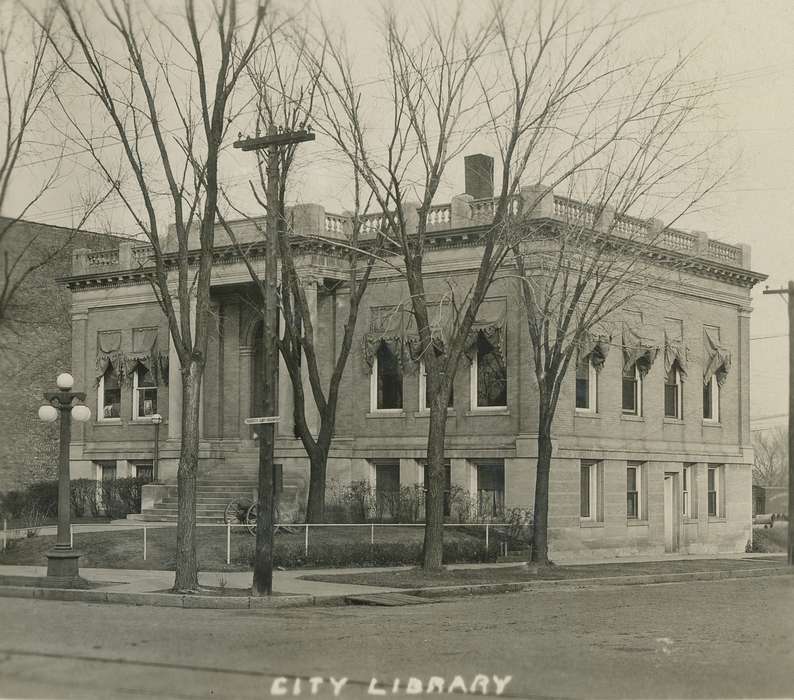 Iowa, Cedar Falls, United States, barren tree, Businesses and Factories, Schools and Education, Photos, street lamp, IA, library, City of Cedar Falls, Black Hawk, historic, ia, brick building, Cities and Towns, Main Streets & Town Squares, history