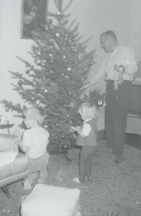 christmas tree, Children, Homes, Iowa History, Holidays, Glaza, Dave, living room, Des Moines, IA, Iowa, christmas, history of Iowa