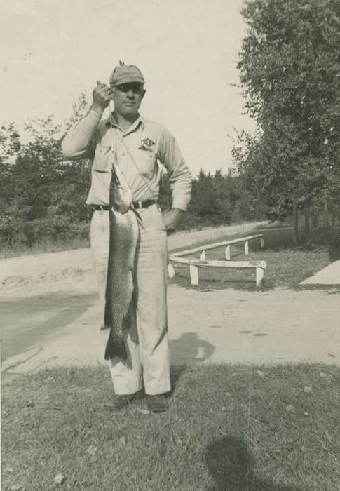 fishing, Neymeyer, Robert, belt, hat, Parkersburg, IA, sand, Portraits - Individual, Iowa History, Iowa, road, history of Iowa, fish