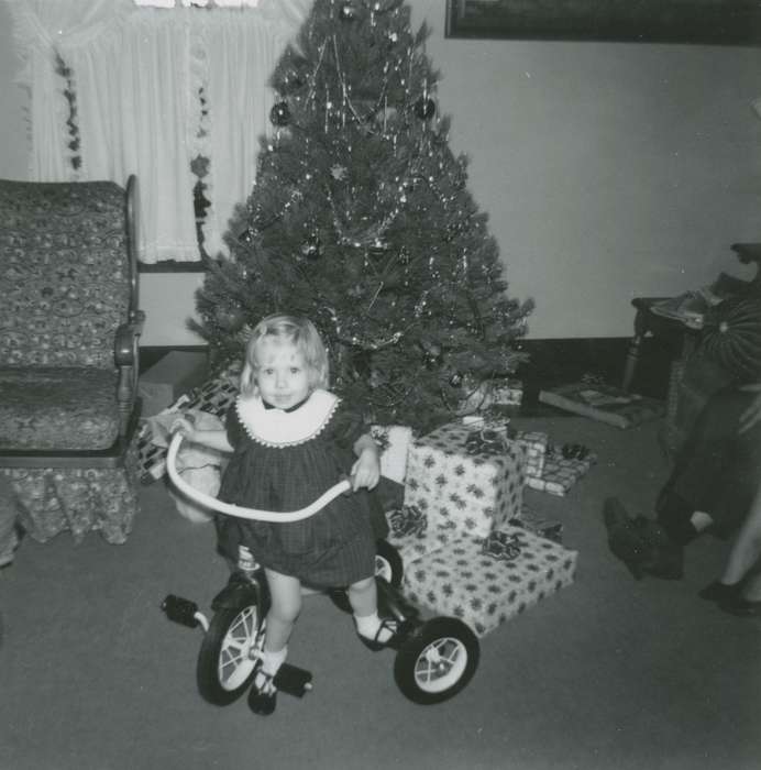 Foreman, Jane, Iowa, Children, christmas, USA, Holidays, history of Iowa, Iowa History, presents, christmas tree, tricycle