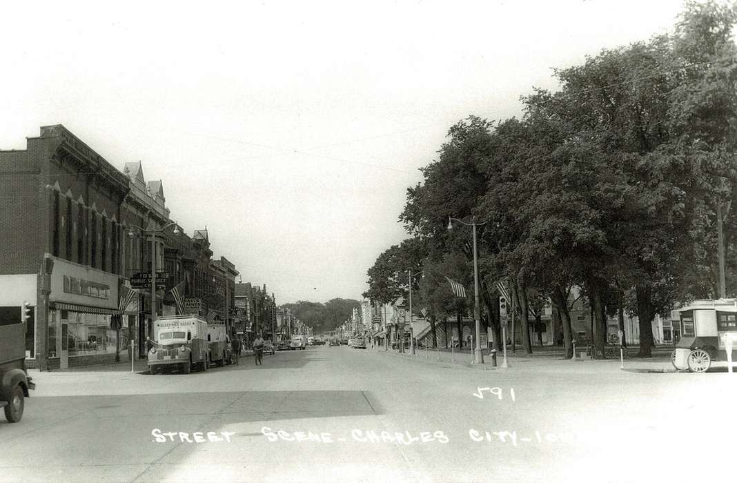 main street, Unnamed contributor, Main Streets & Town Squares, Cities and Towns, Floyd, park, ia, Motorized Vehicles, Photos, historic, history, Travel, Charles City, United States, popcorn stand, Iowa, IA
