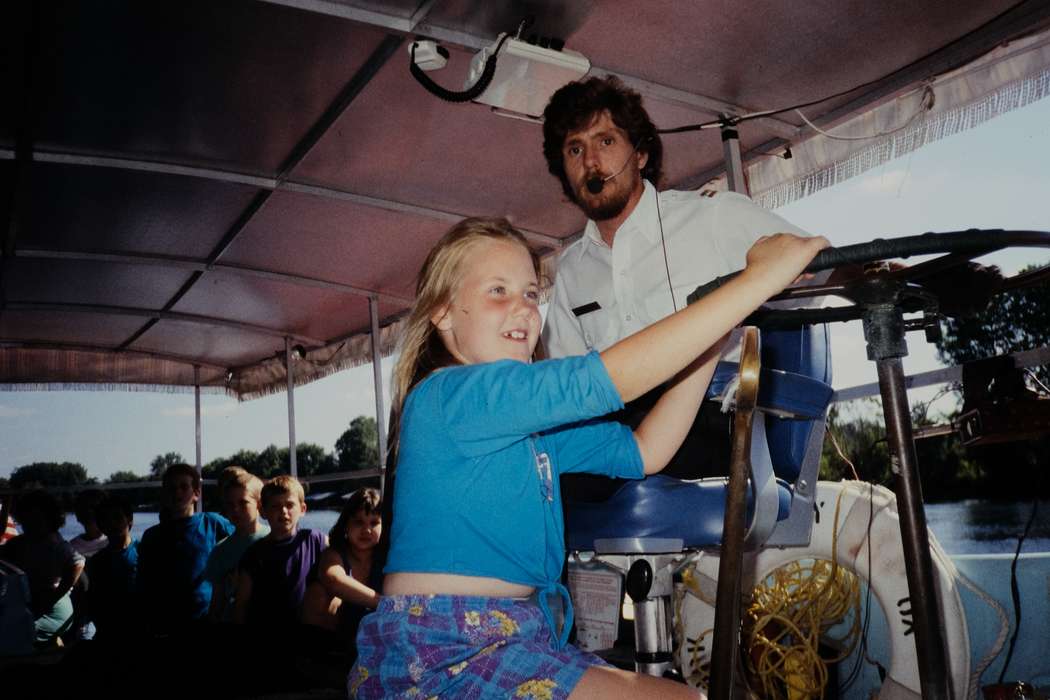 ia, children, Outdoor Recreation, Iowa, Motorized Vehicles, Coon Rapids Enterprise, Children, boat, United States, second grade missouri trip, Schools and Education, tour, smile, history, candid, Photos, historic, missouri trip, MO, school trip