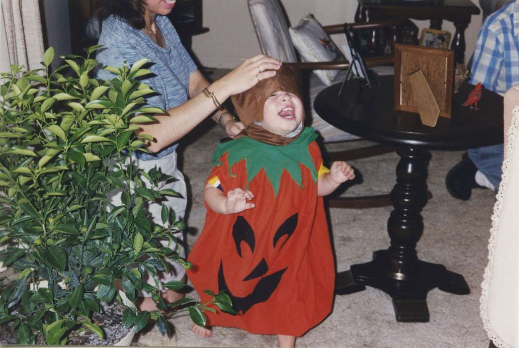 pumpkin, phot frame, child, house plant, table, USA, Potter, Joe, photo frame, costume, Children, Iowa, Iowa History, Holidays, halloween, plant, history of Iowa, laughter